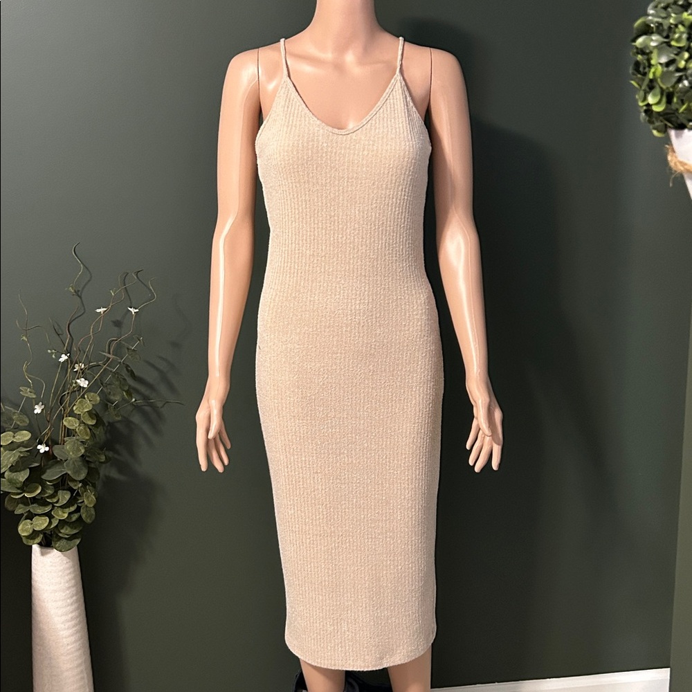 Elegant Beige Sleeveless Dress